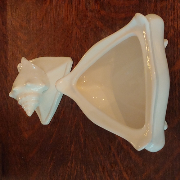 Seashell Porcelain Covered Dish - Picture 5 of 16